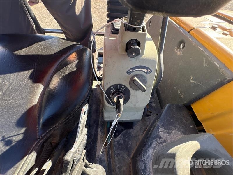 CAT 305.5E2 CR Mini Excavator حفارات صغيرة أقل من 7 طن (حفارات صغيرة)