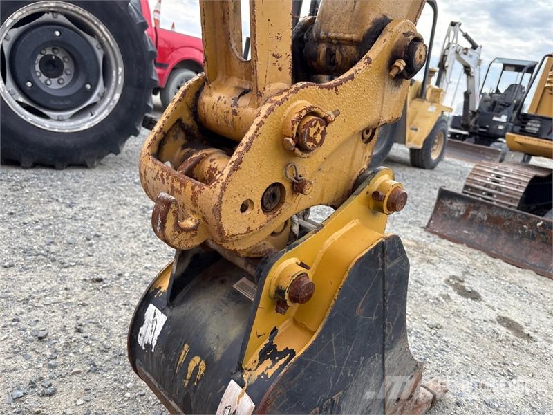CAT 305.5E2 Mini Excavator 小型挖掘机