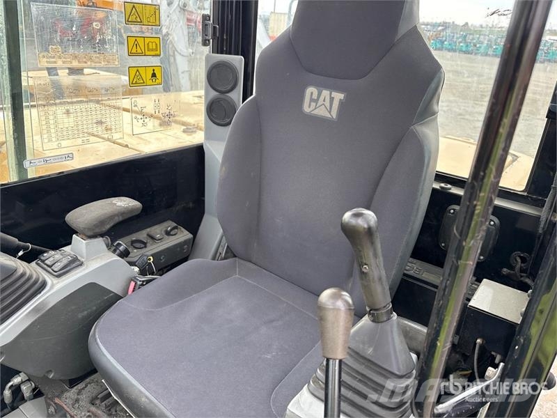 CAT 305.5E2 Mini Excavator 小型挖掘机