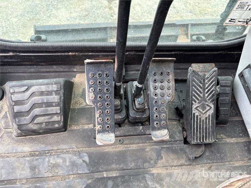 CAT 305.5E2 Mini Excavator 小型挖掘机