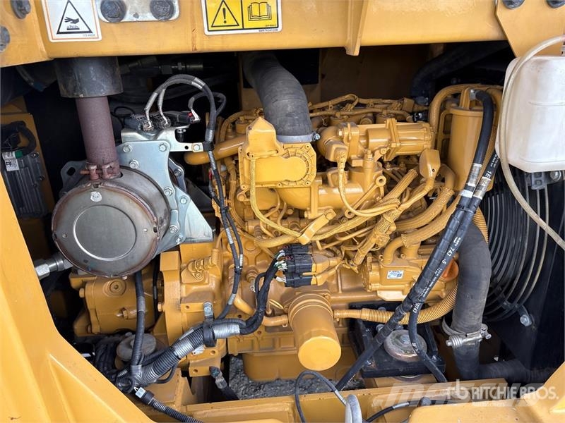CAT 305.5E2 Mini Excavator 小型挖掘机