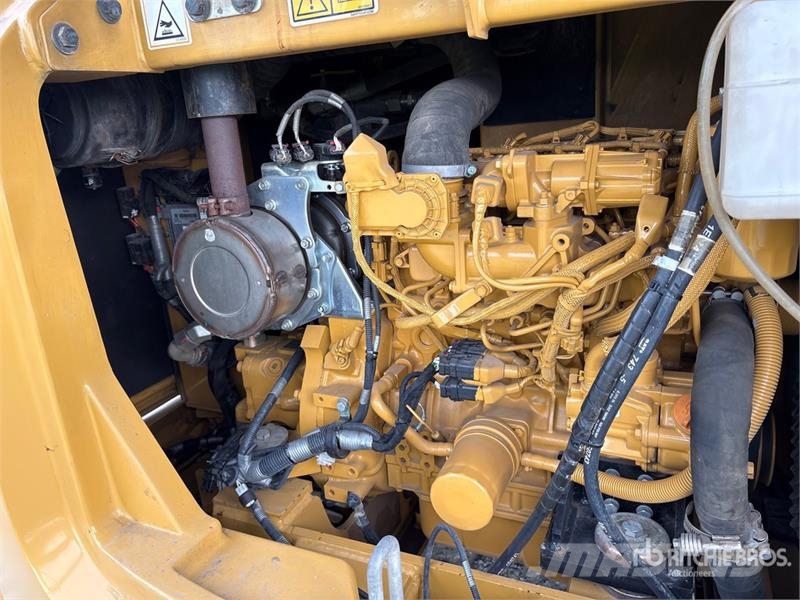 CAT 305.5E2 Mini Excavator 小型挖掘机
