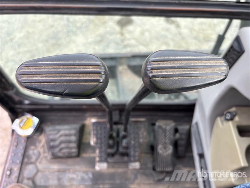CAT 305.5E2 Mini Excavator 小型挖掘机