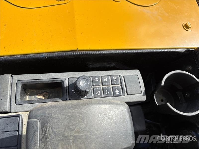 CAT 305 CR Mini Excavator Mini bagri <7t