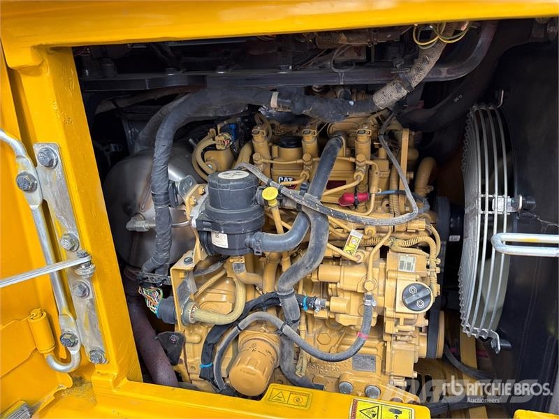 CAT 305 CR Mini Excavator Mini bagri <7t