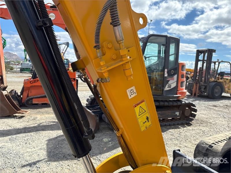 CAT 305 CR Mini Excavator Mini bagri <7t