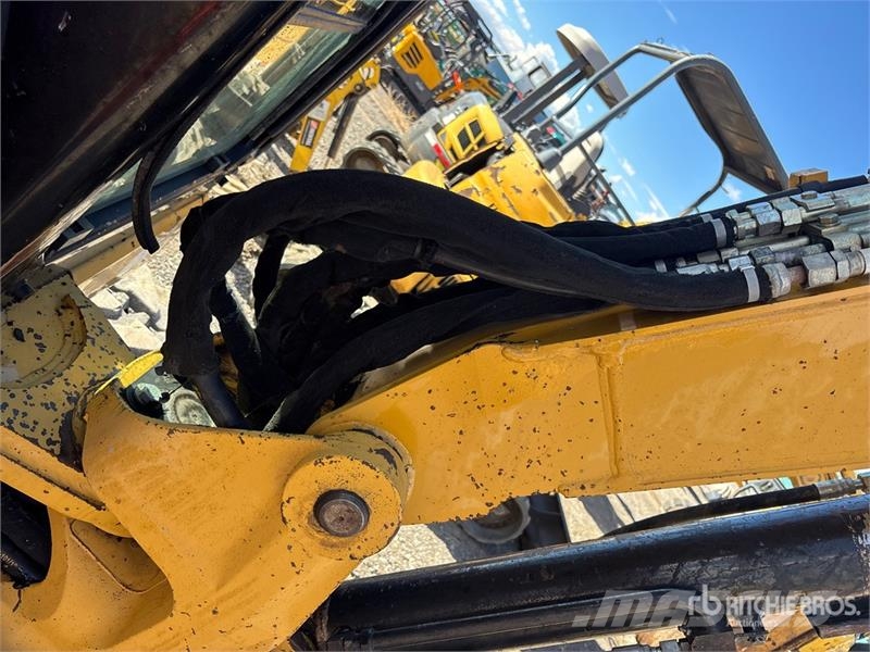 CAT 305C CR Mini Excavator Мини-экскаваторы
