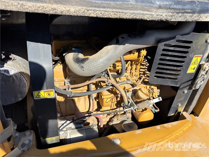 CAT 305E CR Mini Excavator Mini kotrók < 7t