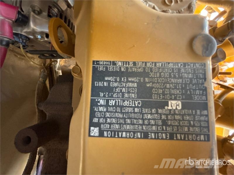 CAT 305E CR Mini Excavator Mini kotrók < 7t