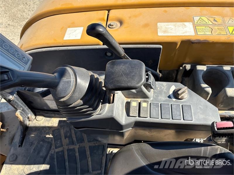 CAT 305E CR Mini Excavator Mini kotrók < 7t