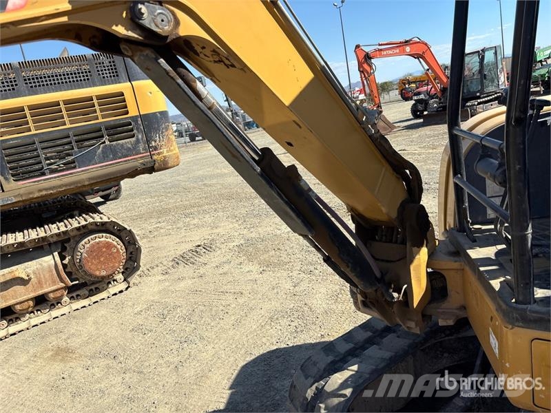 CAT 305E CR Mini Excavator Mini kotrók < 7t