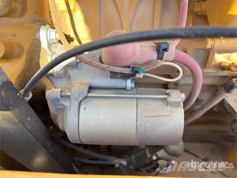 CAT 305E CR Mini Excavator Mini kotrók < 7t