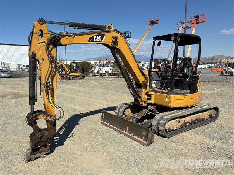 CAT 305E CR Mini Excavator Mini kotrók < 7t
