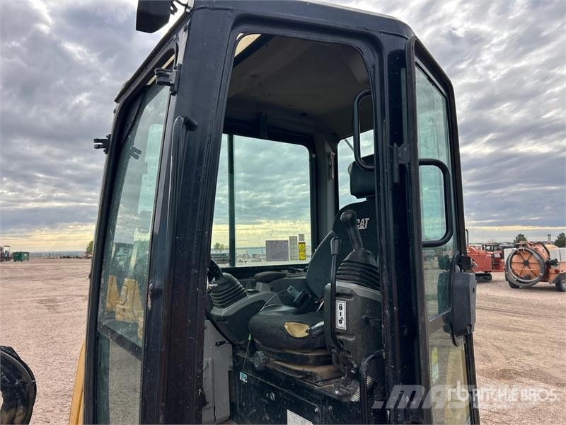 CAT 305E2 CR Mini Excavator Minikaivukoneet < 7t