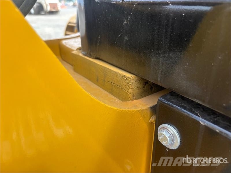 CAT 306 Mini Excavator Miniescavatori
