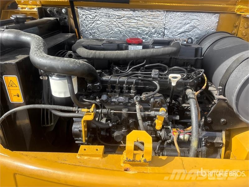 CAT 306 Mini Excavator Miniescavatori