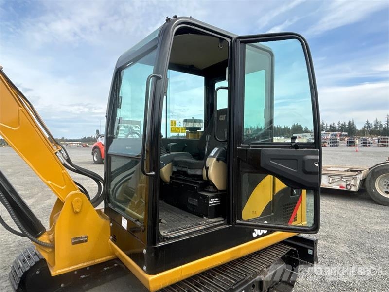 CAT 306 Mini Excavator Miniescavatori