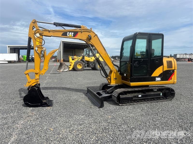 CAT 306 Mini Excavator Miniescavatori