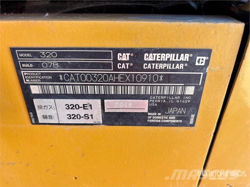 CAT 320 Tracked Excavator Kāpurķēžu ekskavatori