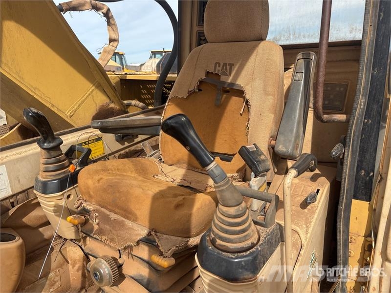 CAT 320 Tracked Excavator Lánctalpas kotrók