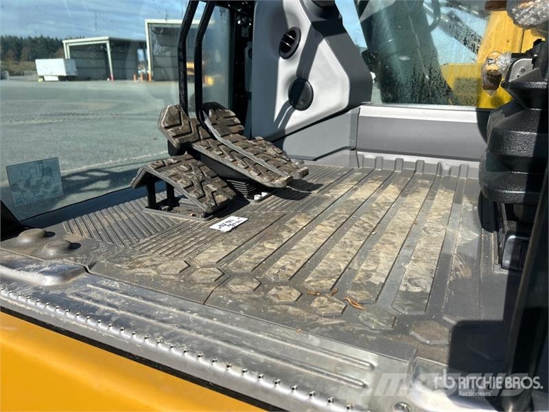 CAT 320 Tracked Excavator Bageri guseničari