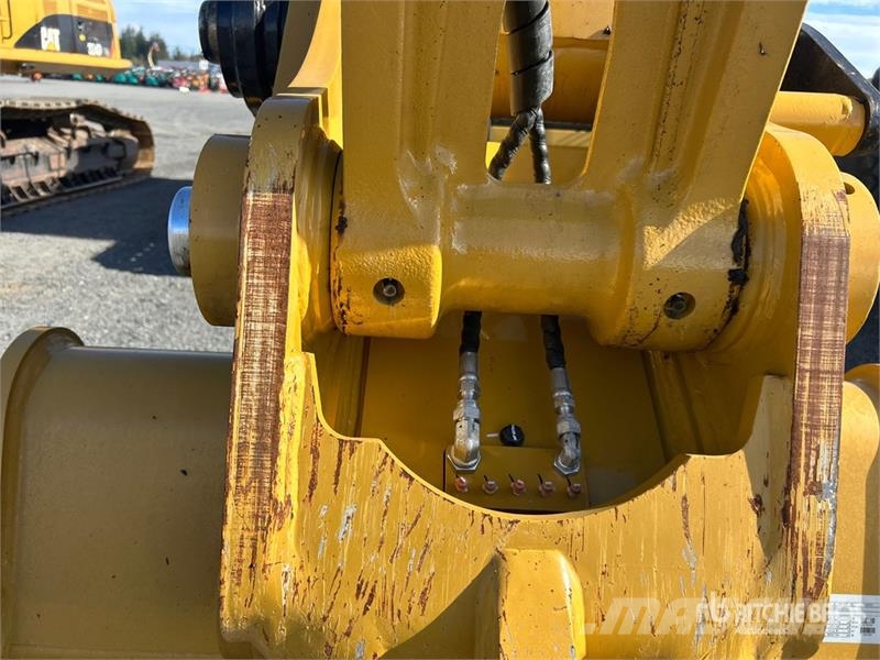 CAT 320 Tracked Excavator Bageri guseničari