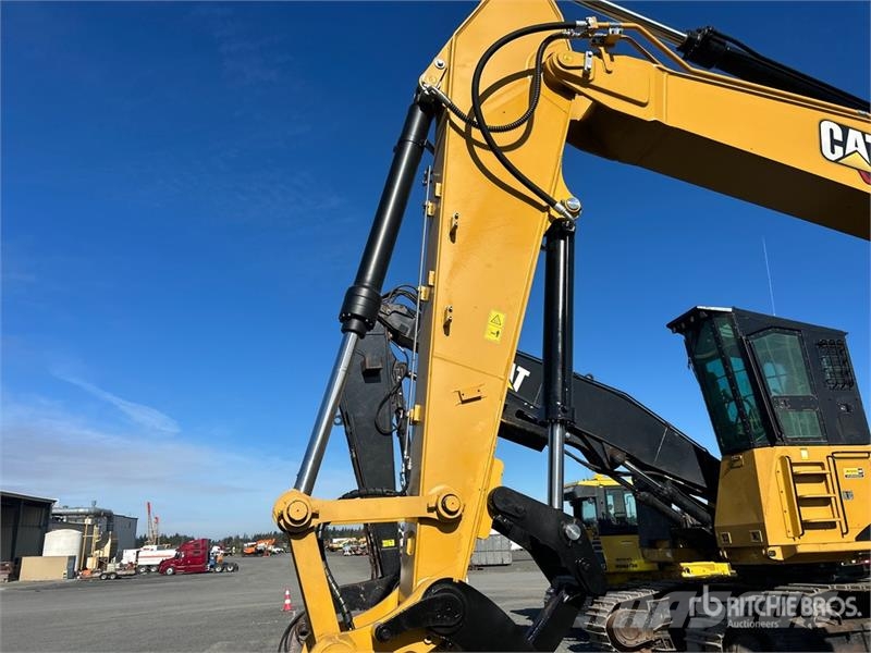 CAT 320 Tracked Excavator Bageri guseničari