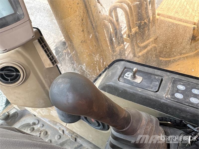 CAT 320C L Tracked Excavator Crawler excavators