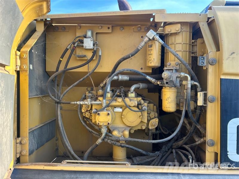 CAT 320C L Tracked Excavator Kāpurķēžu ekskavatori