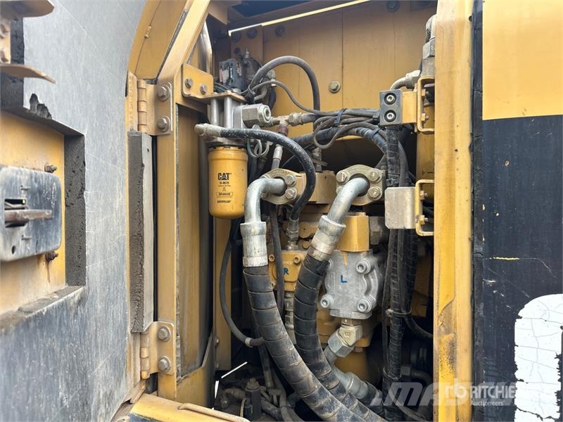 CAT 320C L Tracked Excavator Crawler excavators