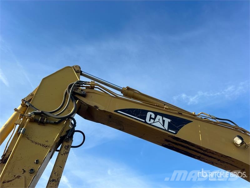 CAT 320C L Tracked Excavator Kāpurķēžu ekskavatori