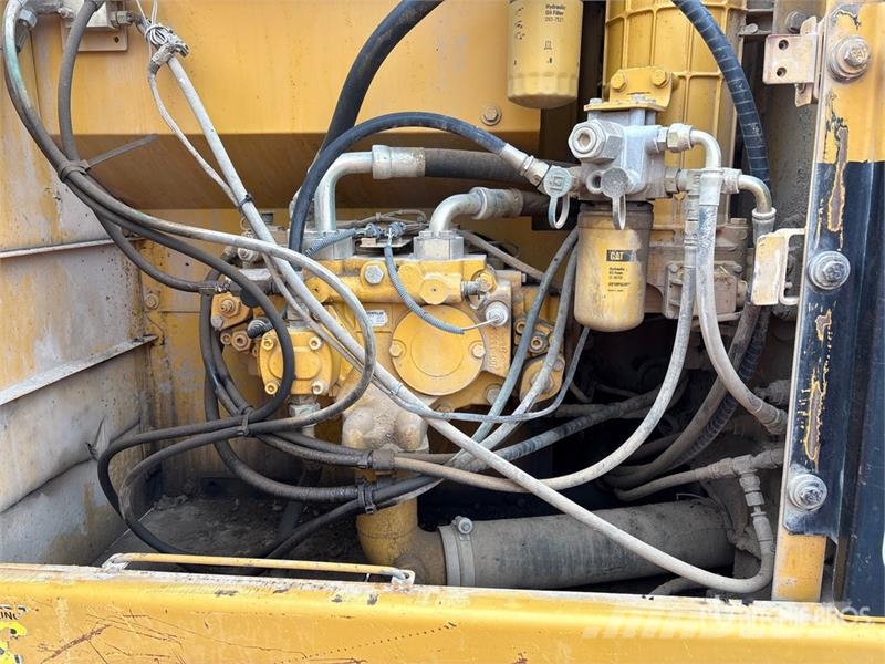 CAT 320C L Tracked Excavator Crawler excavators