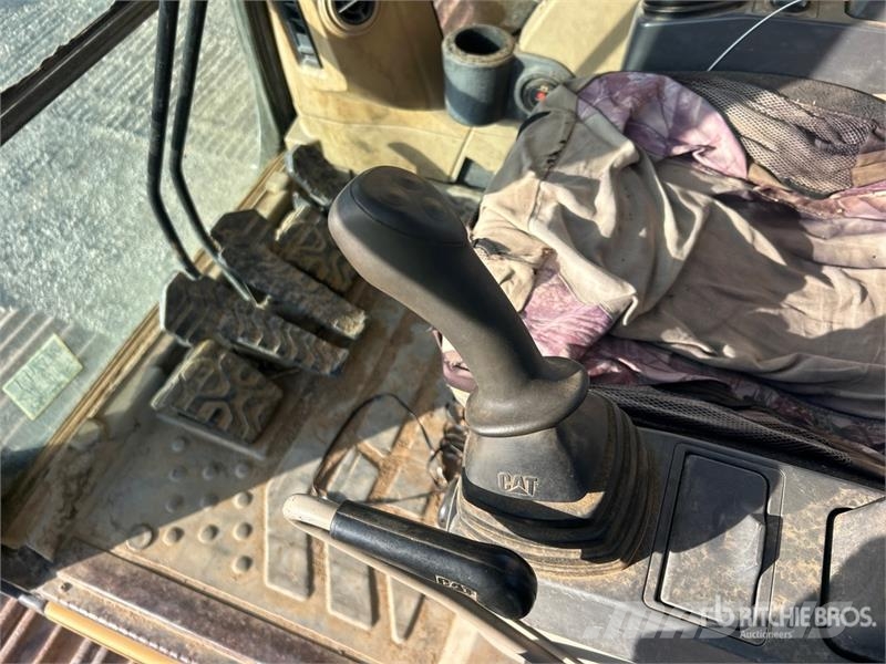 CAT 320C L Tracked Excavator Kāpurķēžu ekskavatori