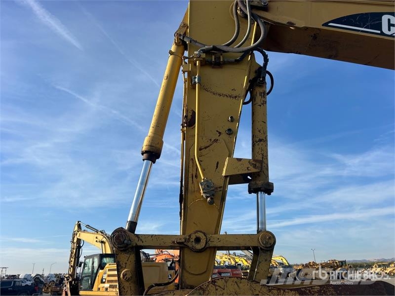CAT 320C L Tracked Excavator Kāpurķēžu ekskavatori