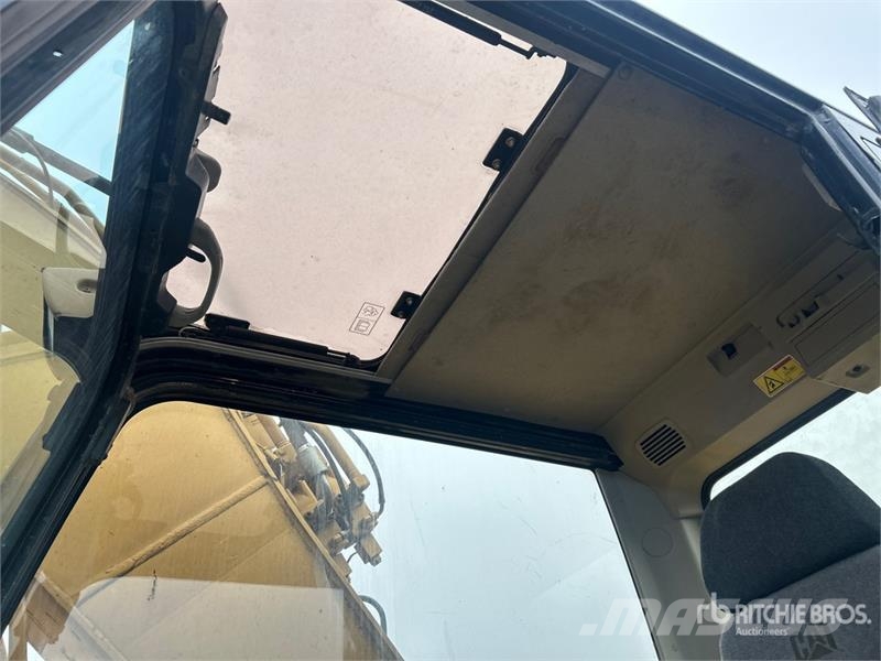 CAT 320C L Tracked Excavator Crawler excavators