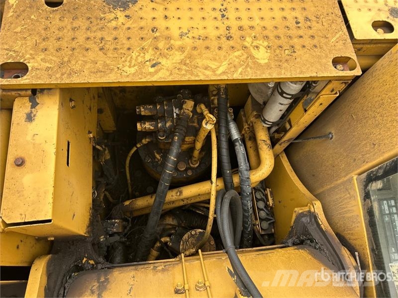 CAT 320C L Tracked Excavator Crawler excavators