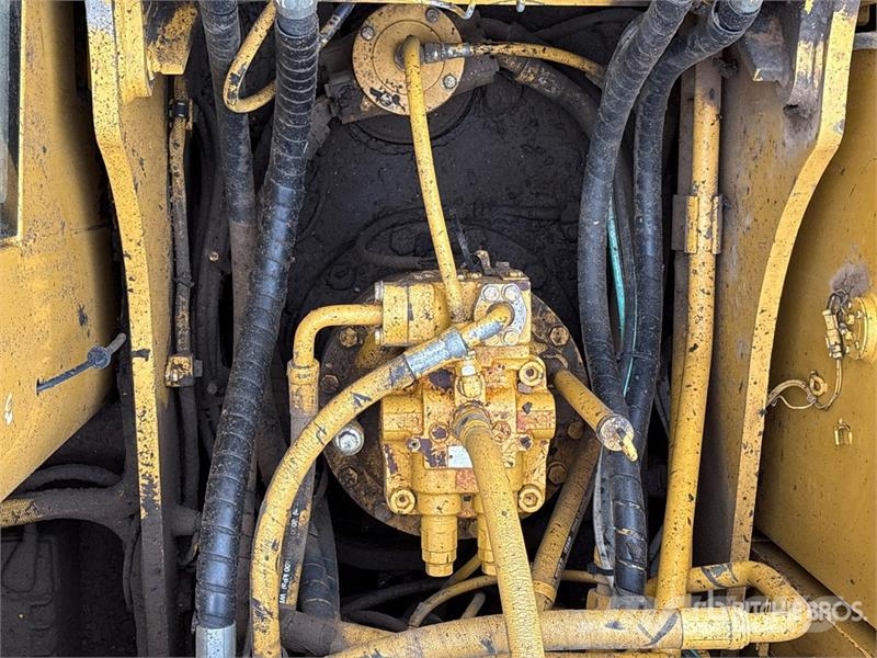 CAT 320C L Tracked Excavator Crawler excavators