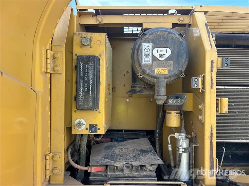 CAT 320C L Tracked Excavator Kāpurķēžu ekskavatori