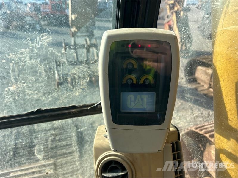 CAT 320C L Tracked Excavator Kāpurķēžu ekskavatori