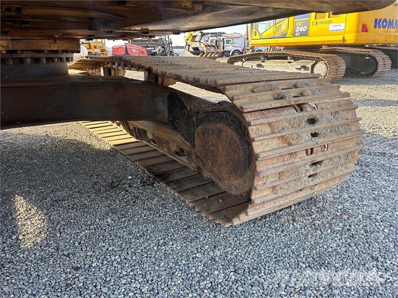 CAT 322L Kāpurķēžu ekskavatori