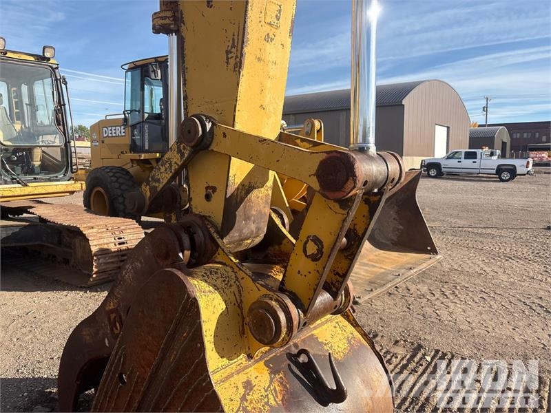 CAT 322L Kāpurķēžu ekskavatori