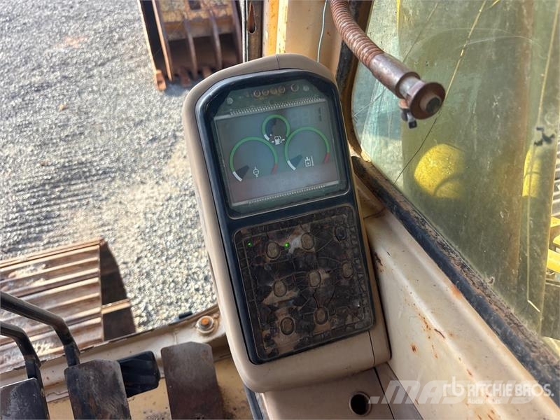 CAT 322L Kāpurķēžu ekskavatori
