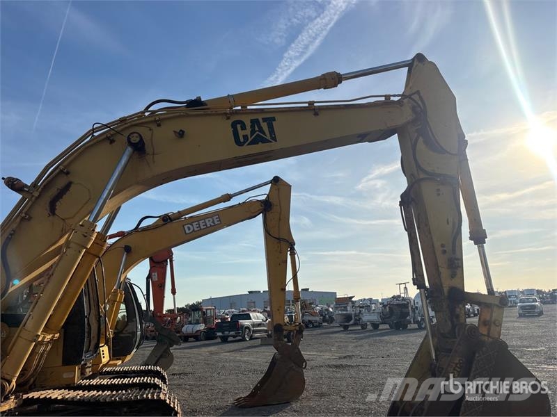 CAT 322L Kāpurķēžu ekskavatori