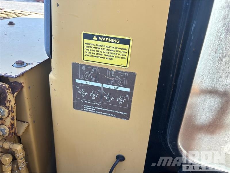 CAT 322L Kāpurķēžu ekskavatori