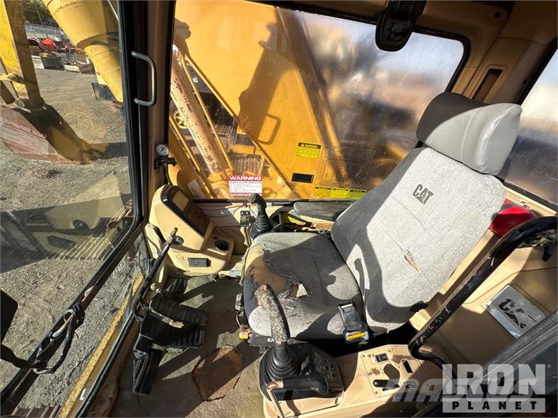 CAT 322L Kāpurķēžu ekskavatori