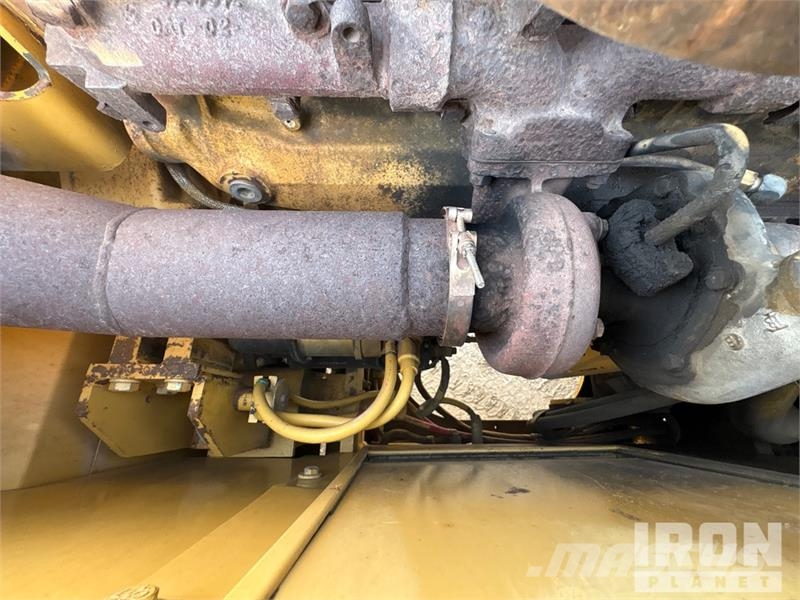 CAT 322L Kāpurķēžu ekskavatori