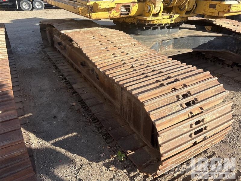 CAT 322L Kāpurķēžu ekskavatori