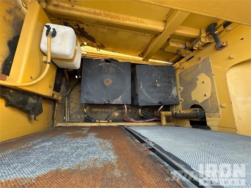 CAT 322L Kāpurķēžu ekskavatori