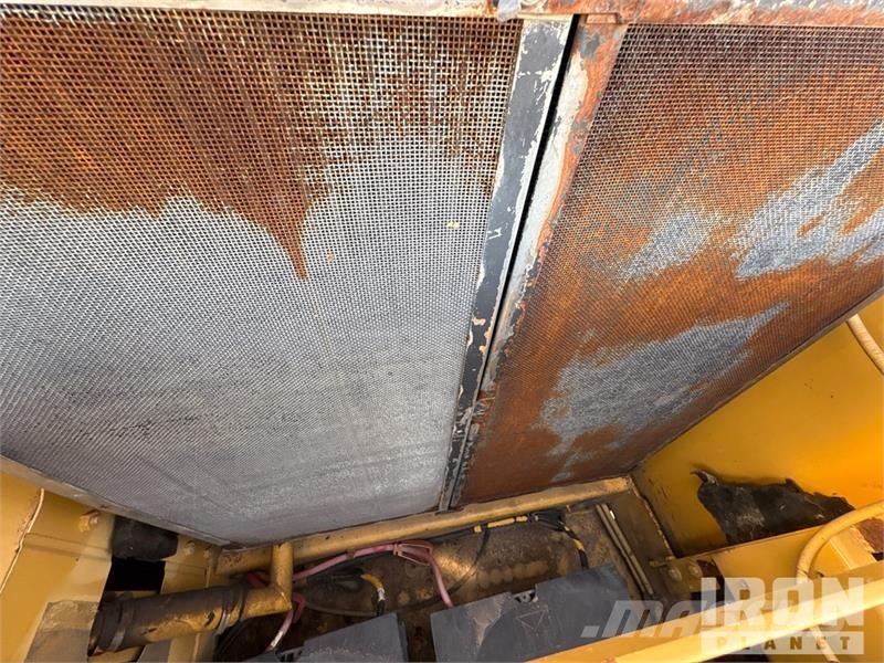 CAT 322L Kāpurķēžu ekskavatori