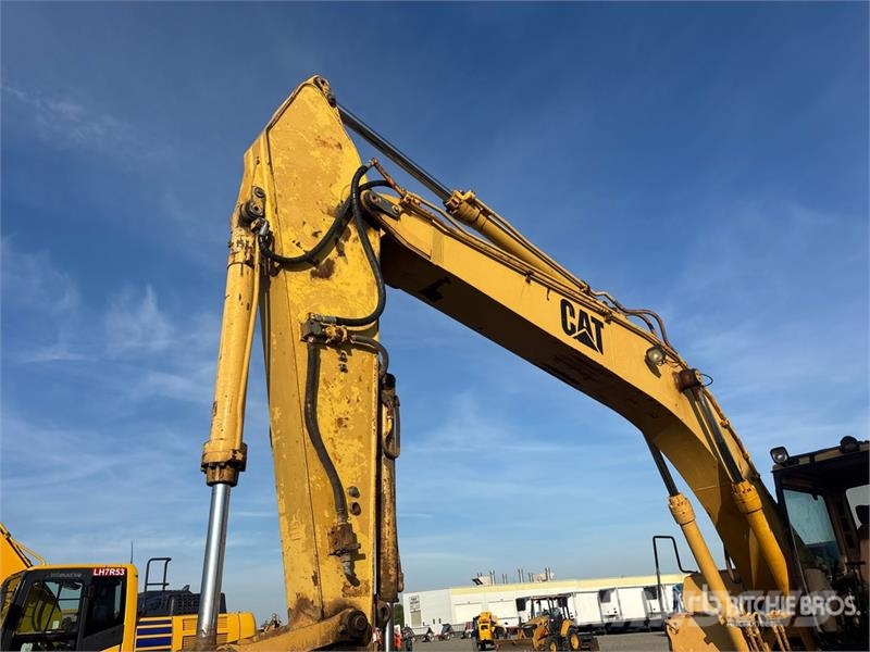 CAT 322L Kāpurķēžu ekskavatori